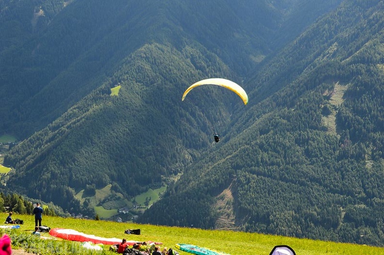 DH33.16-Luesen_Paragliding-1030.jpg