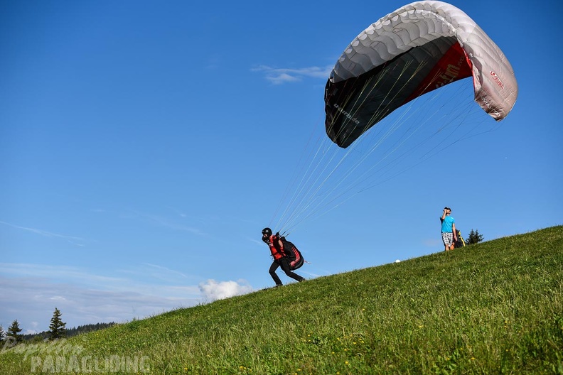 DH35.16-Luesen_Paragliding-1293.jpg