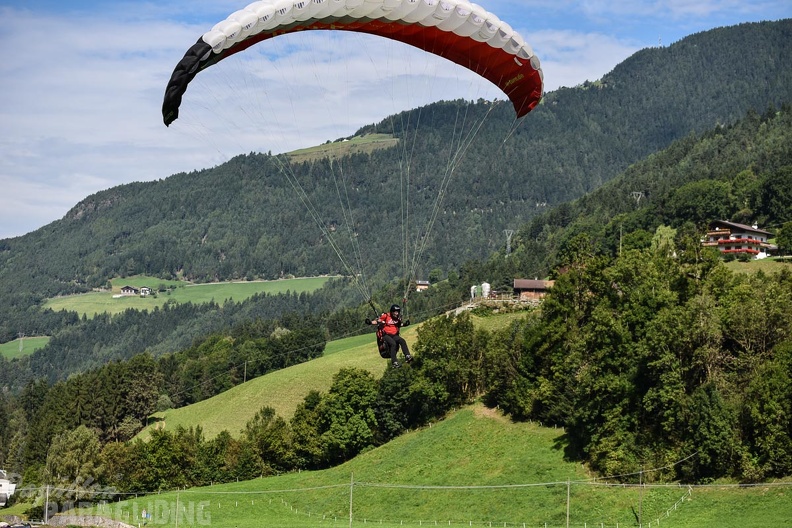 DH35.16-Luesen_Paragliding-1403.jpg