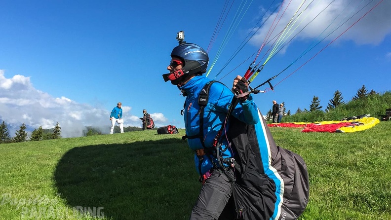 DT24.16-Paragliding-Luesen-1290.jpg