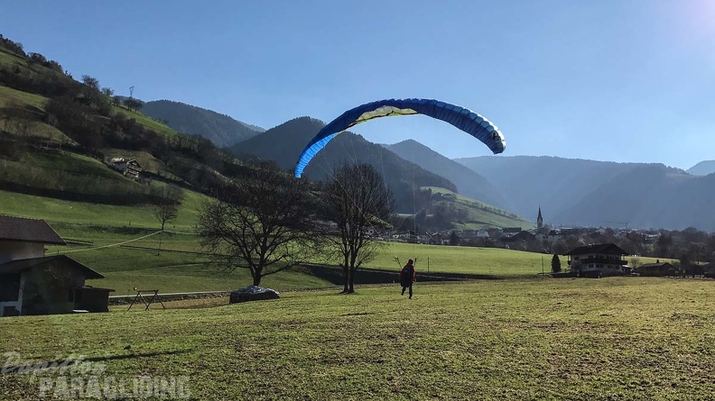 DH13.17 Luesen-Paragliding-189