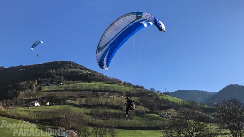 DH13.17 Luesen-Paragliding-341