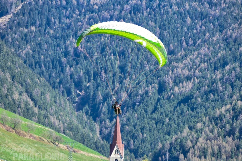 DH13.17_Luesen-Paragliding-402.jpg