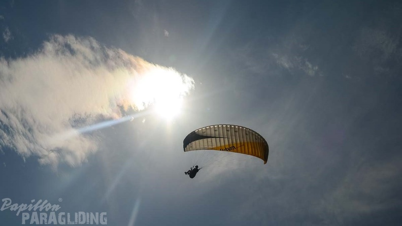 DH27.17 Luesen-Paragliding-253