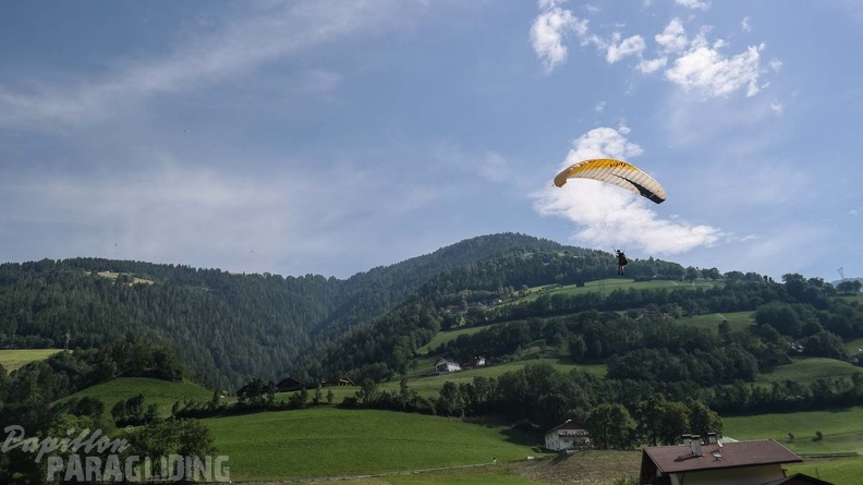 DH27.17 Luesen-Paragliding-255