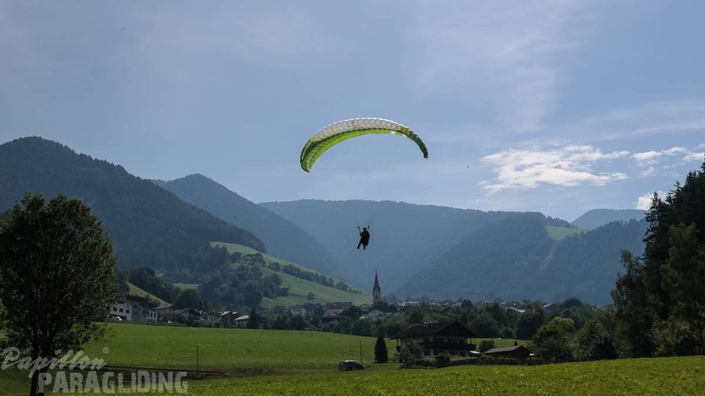 DH27.17 Luesen-Paragliding-273