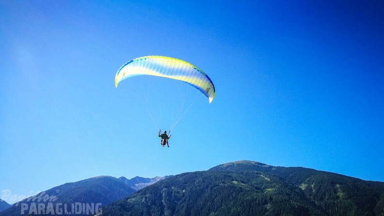 DH29.17 Paragliding-Luesen-109