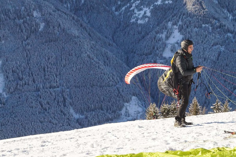 DH1.18_Luesen-Paragliding-460.jpg