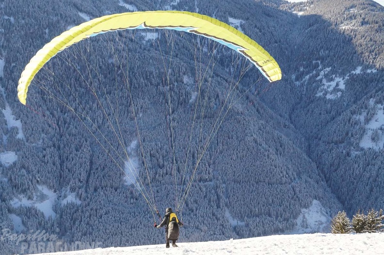 DH1.18 Luesen-Paragliding-468
