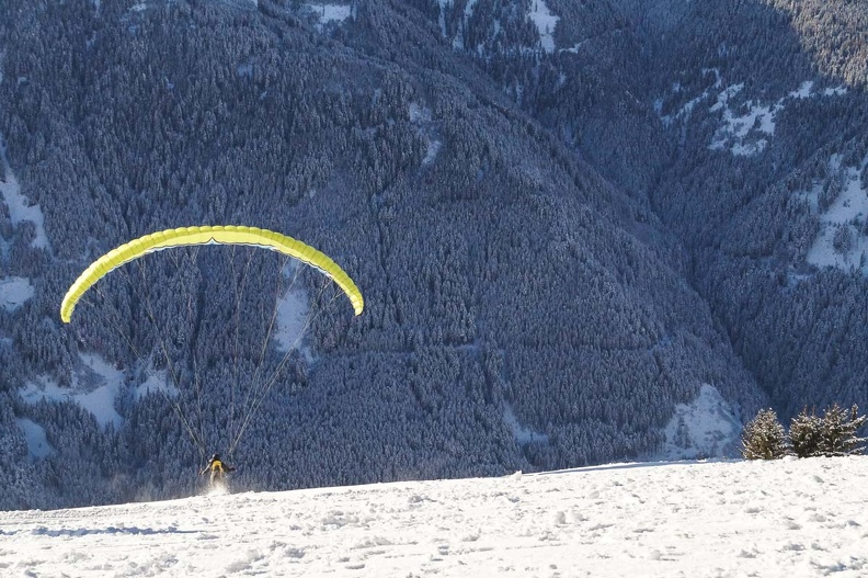 DH1.18_Luesen-Paragliding-470.jpg