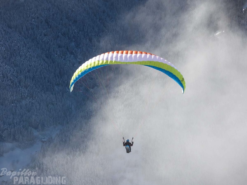 DH1.18_Luesen-Paragliding-561.jpg