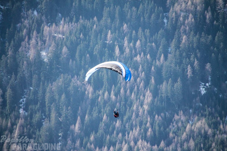 DH12.18_Luesen-Paragliding-150.jpg