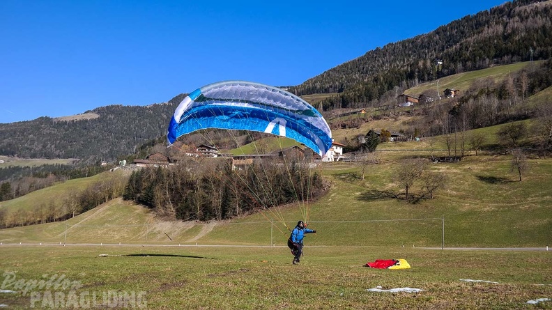 DH12.18 Luesen-Paragliding-553