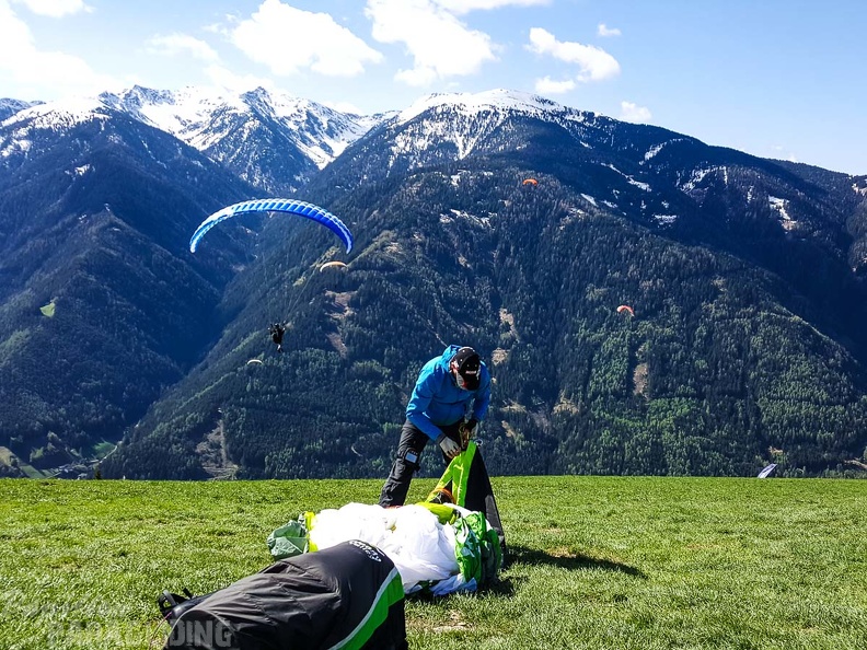 DH17.18 Paragliding-Luesen-157
