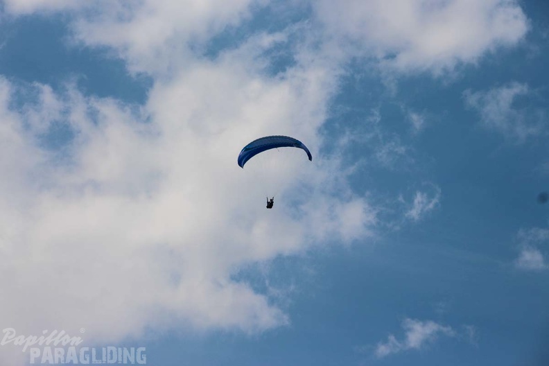 DH17.18 Paragliding-Luesen-265
