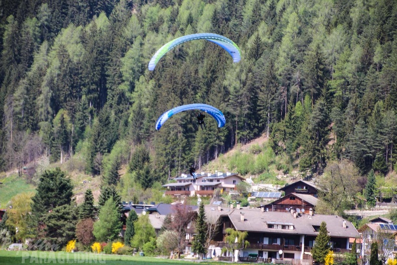 DH17.18 Paragliding-Luesen-270