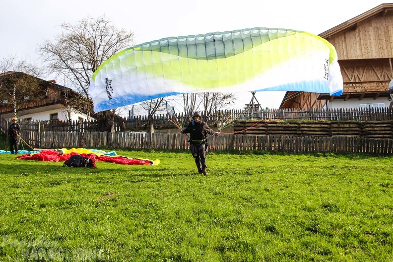 DH17.18 Paragliding-Luesen-345