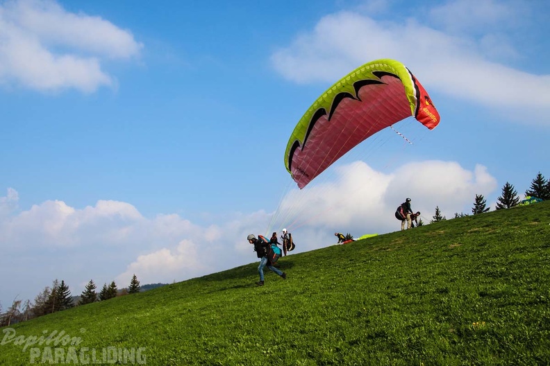 DH17.18 Paragliding-Luesen-355