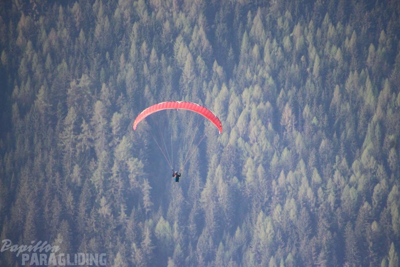 DH17.18 Paragliding-Luesen-368
