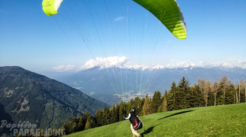 DH17.18 Paragliding-Luesen-536