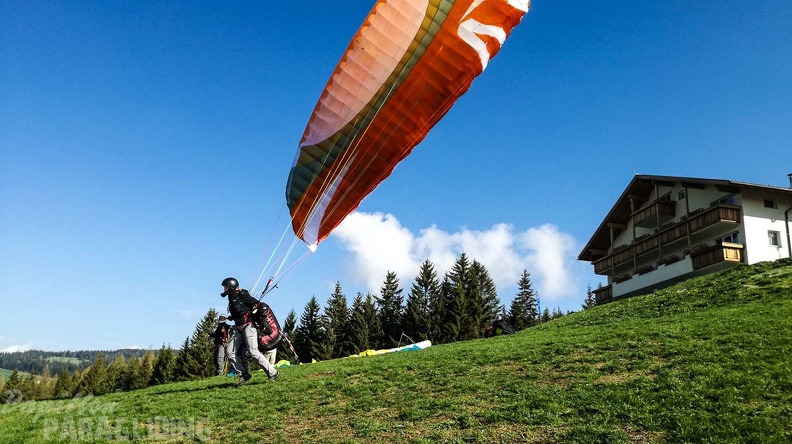 DH17.18 Paragliding-Luesen-556
