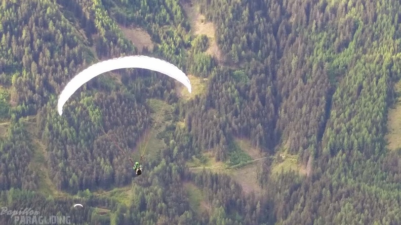DH19.18 Luesen-Paragliding-144