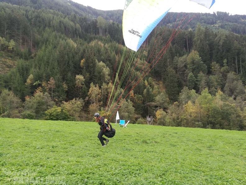 DH41.18 Luesen-Paragliding-180