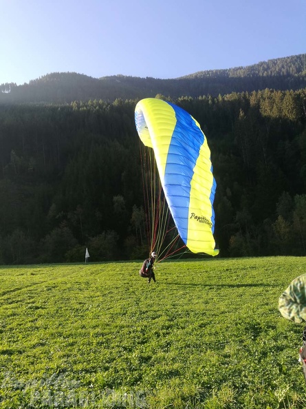 DH41.18 Luesen-Paragliding-258