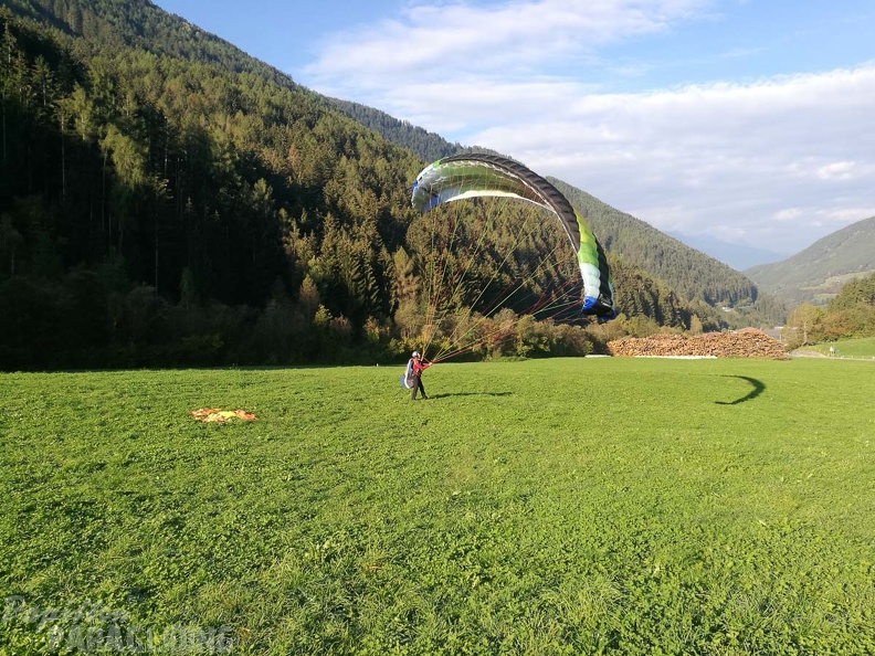 DH41.18 Luesen-Paragliding-264