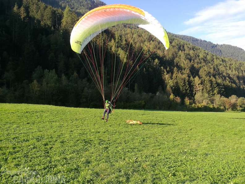 DH41.18 Luesen-Paragliding-266