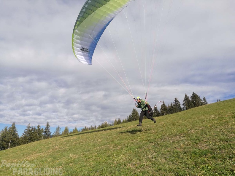 DH41.18 Luesen-Paragliding-304