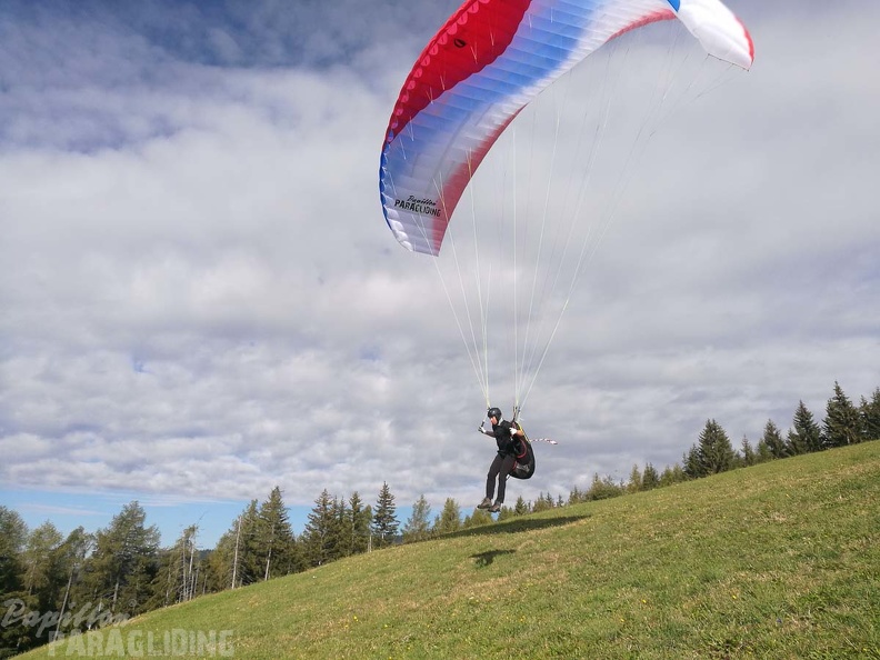 DH41.18_Luesen-Paragliding-310.jpg