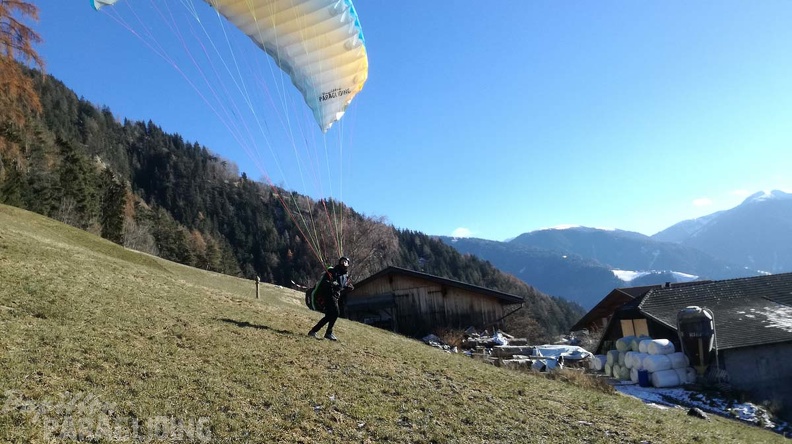 DH50.18 Luesen-Paragliding-330