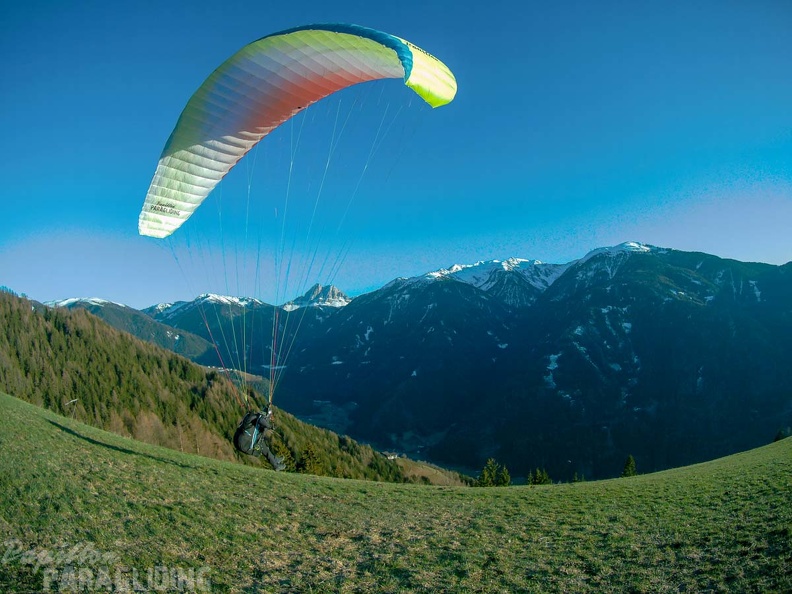 DH13.19_Luesen-Paragliding-107.jpg