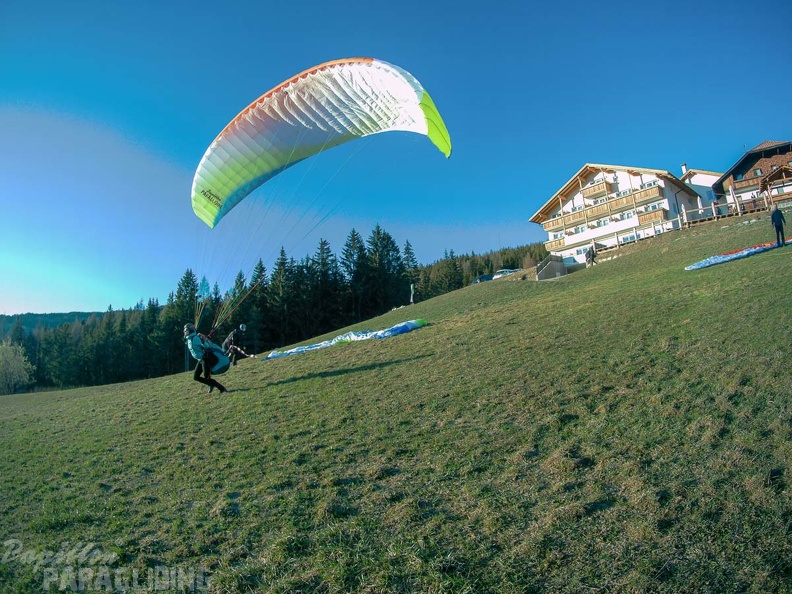 DH13.19_Luesen-Paragliding-112.jpg