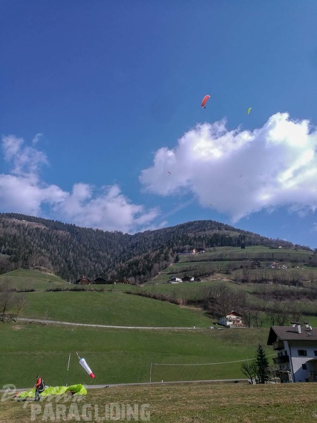 DH13.19_Luesen-Paragliding-155.jpg