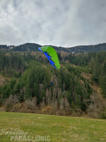 DH13.19 Luesen-Paragliding-185