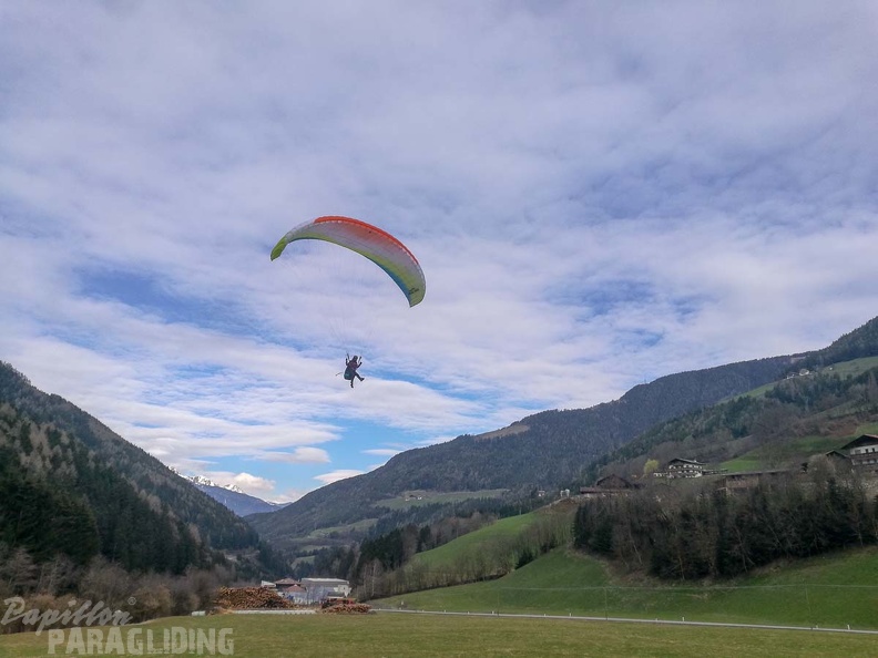 DH13.19_Luesen-Paragliding-197.jpg