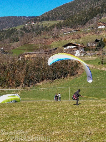 DH13.19_Luesen-Paragliding-230.jpg