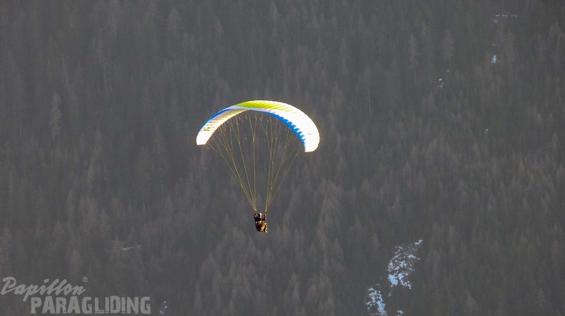 DH13.19_Luesen-Paragliding-316.jpg