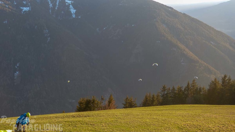 DH13.19_Luesen-Paragliding-317.jpg