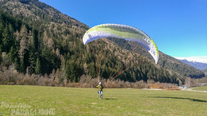 DH13.19_Luesen-Paragliding-373.jpg