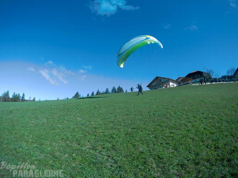 DH15.19 Luesen-Paragliding-106