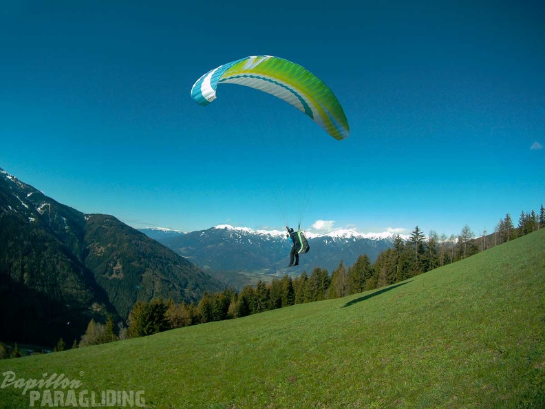 DH15.19 Luesen-Paragliding-108