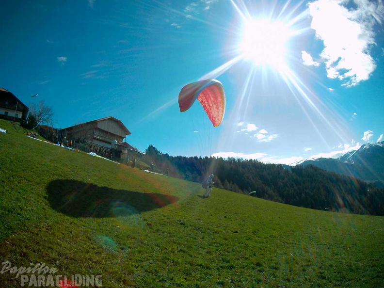 DH15.19 Luesen-Paragliding-116