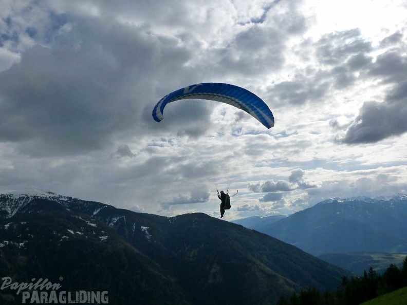 DH15.19 Luesen-Paragliding-136