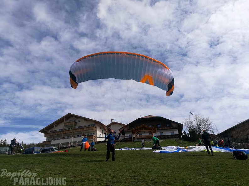 DH15.19 Luesen-Paragliding-152