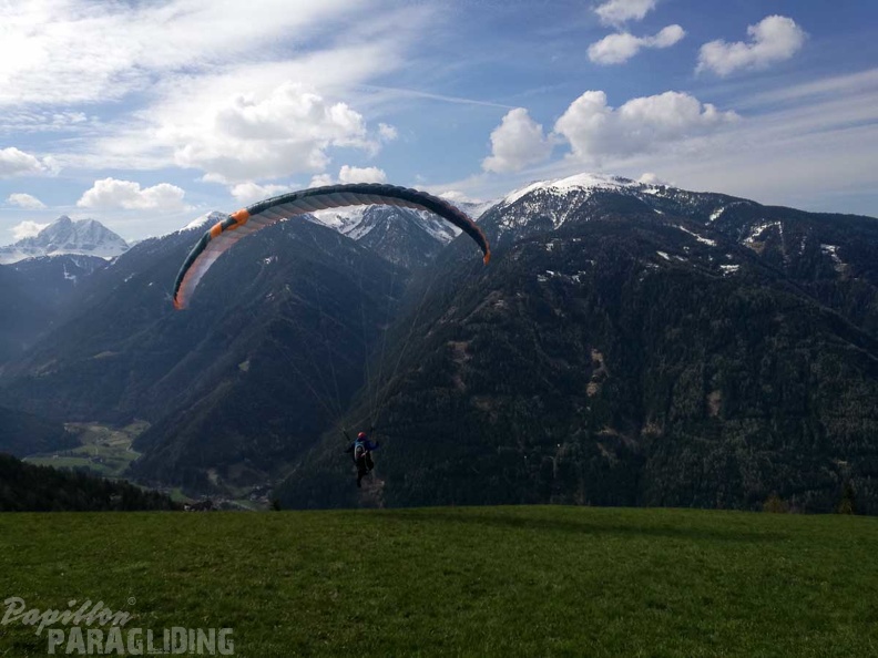DH15.19 Luesen-Paragliding-154
