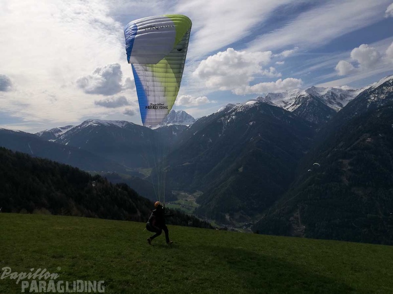 DH15.19 Luesen-Paragliding-158