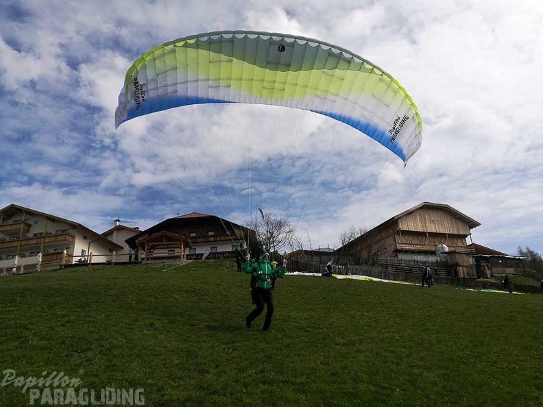 DH15.19 Luesen-Paragliding-163